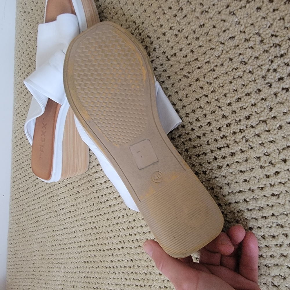 THE FLEXX, LARCH Wedge, White and Tan Sandal, SIZE 40 (Euro 81/2-9) - Picture 3 of 3